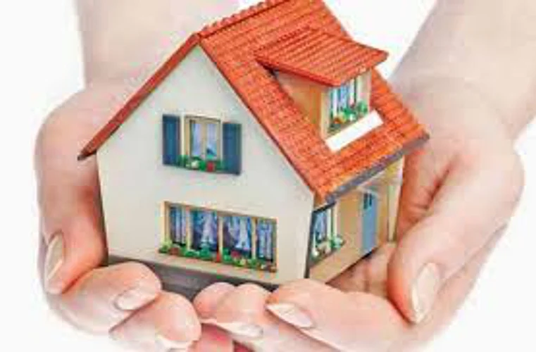 Two women were injured when a house collapsed in Nagar district