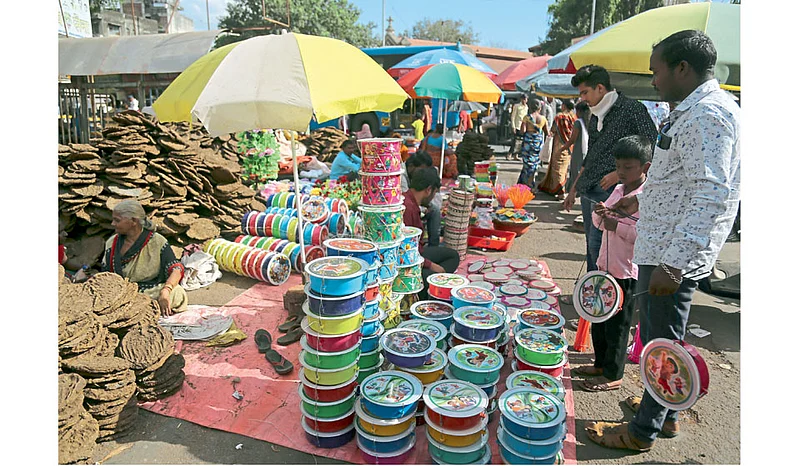 Holi festival is celebrated in Pune Pimpri chinchwad