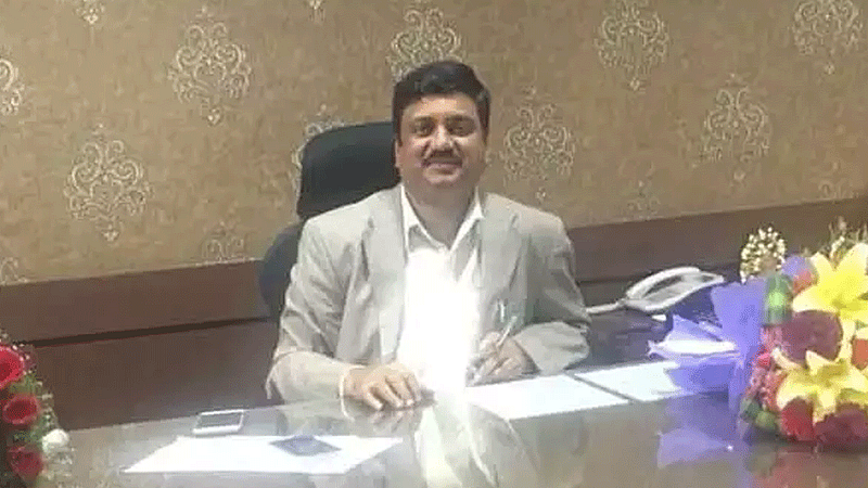 IAS officer accused of graft in IMA scam dies by suicide in Bengaluru