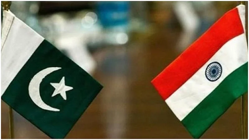 Ind vs Pak Flag Sakal.jpg
