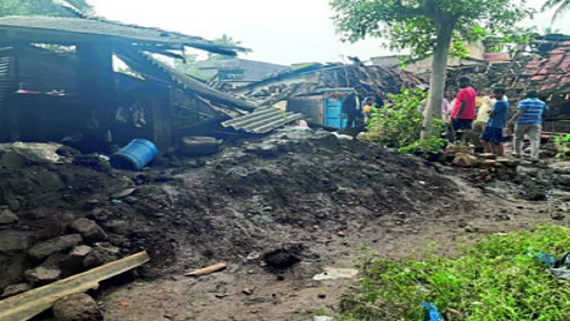 cloudburst caused flooding in many houses and shops causing loss of millions