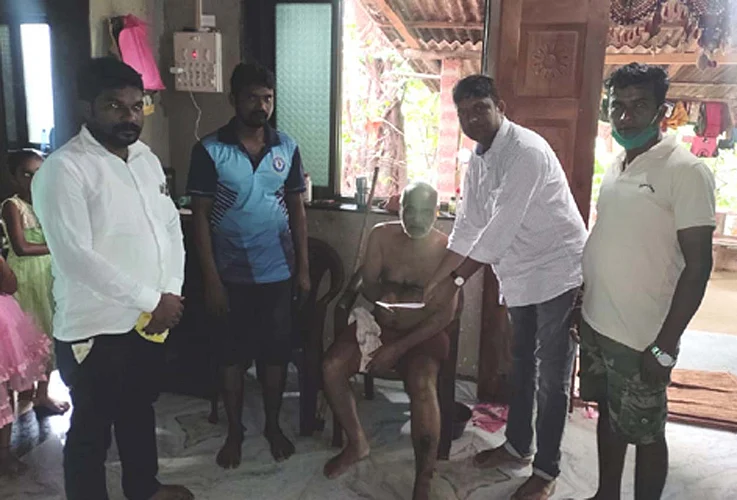 Financial support from the Family Political Group rajapur taluka
