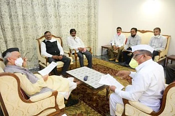 राज्यपाल म्हणतात शेतकर्यांच्या समस्या सोडविण्यासाठी प्रयत्नशिल