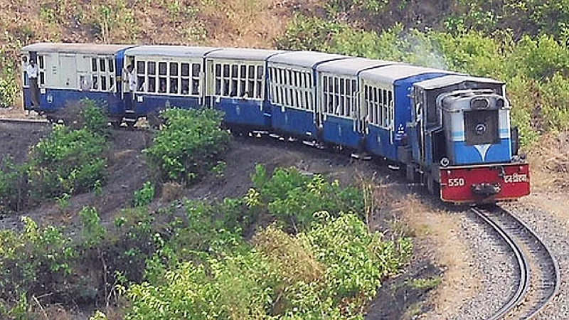 नेरळ-माथेरान मिनी ट्रेन सेवा सुरू करा, माथेरान नगराध्यक्षांची मागणी
