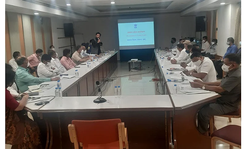 नवीन कामगार कायद्यास राष्ट्रवादी कामगार सेलचा विरोध