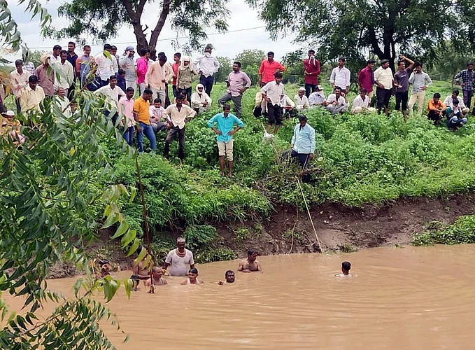 The three missing persons were found in a river flood at Gevrai