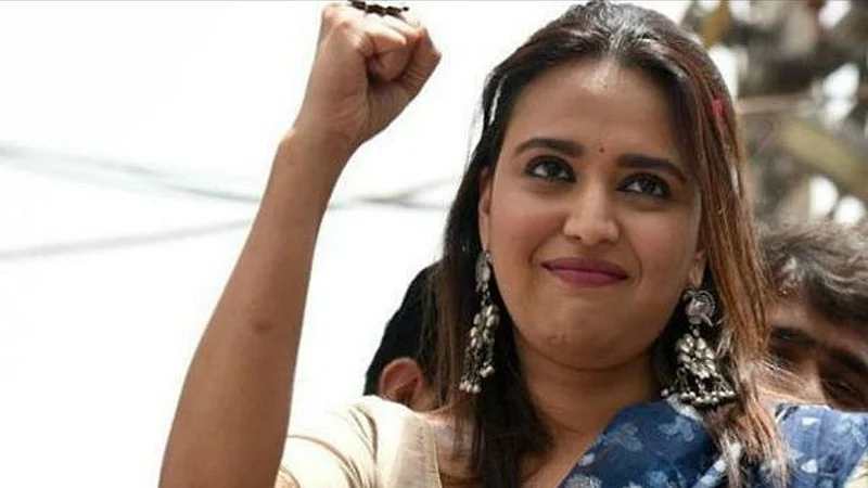 actress swara bhasker praised taapsee pannu after income tax raid tweet goes viral