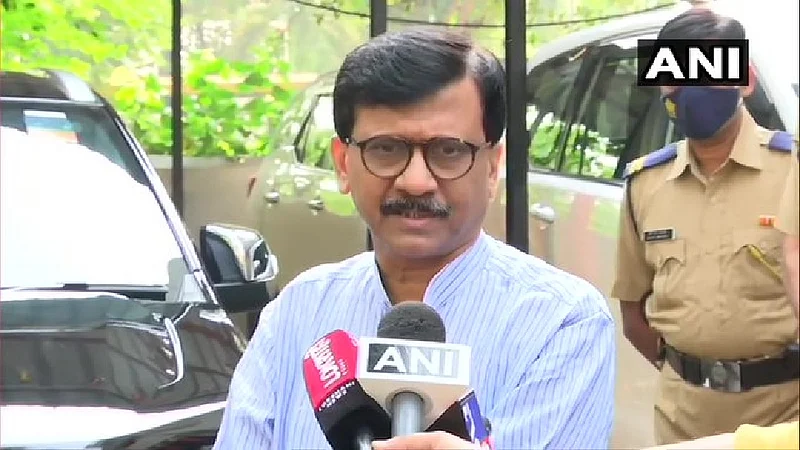 मोदी देश सांभाळतील; लोकांनी कुटुंब सांभाळावे, शिवसेनेचा मोदी सरकारवर हल्लाबोल