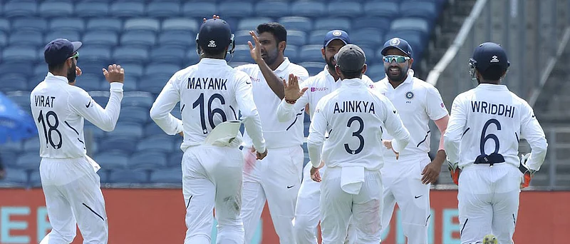 South Africa scores 275 at the end of the 3rd day in 2nd test
