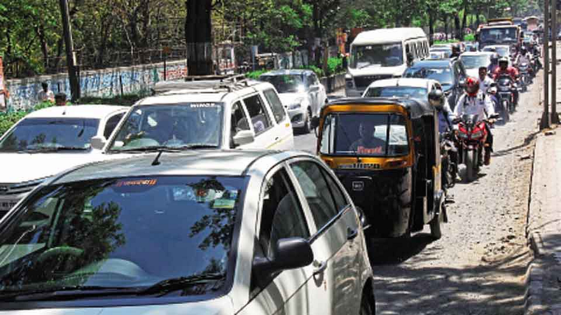 Traffic jam in Opposite of Savitribai Phule Pune University front chowk