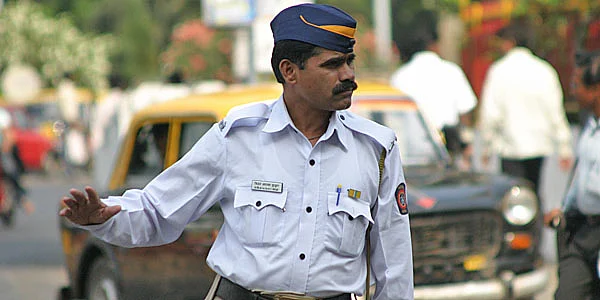 One crore deposited with nagar city traffic police in Corona lockdown