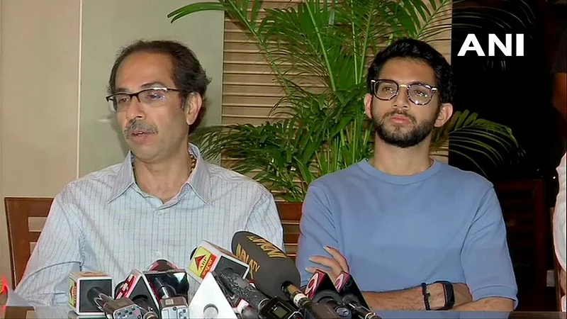 चंद्रकांतदादांच्या शुभेच्छांमुळेच आम्ही आघाडीसोबत : उद्धव ठाकरे
