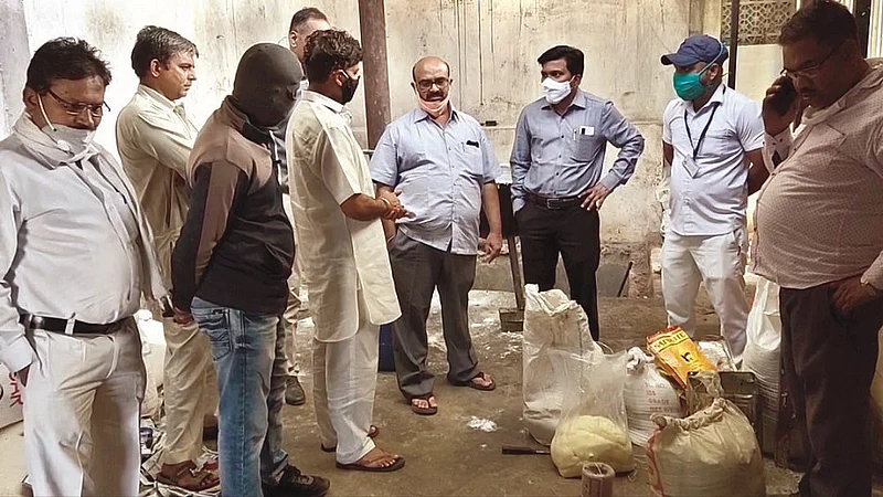 police raid on Adulterated sweets in wadi Nagpur
