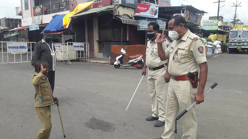 child worked like a police in Yatavmal read inspirational story.