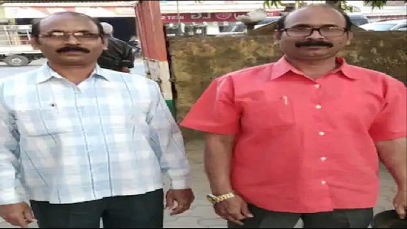 हृदयद्रावक ! एकाच वेळी पोलिस दलात सहभागी झालेल्या जुळ्या भावांवर कोरोनाने एकत्रच घातला घाला...