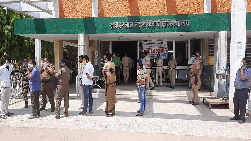 Nagpur Breaking News 4 corona patients are no more due to lack of oxygen in WCL hospital