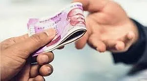 शेतकऱ्यांकडून लाच घेणाऱया कृषी तंत्रज्ञान व्यवस्थापकला अटक