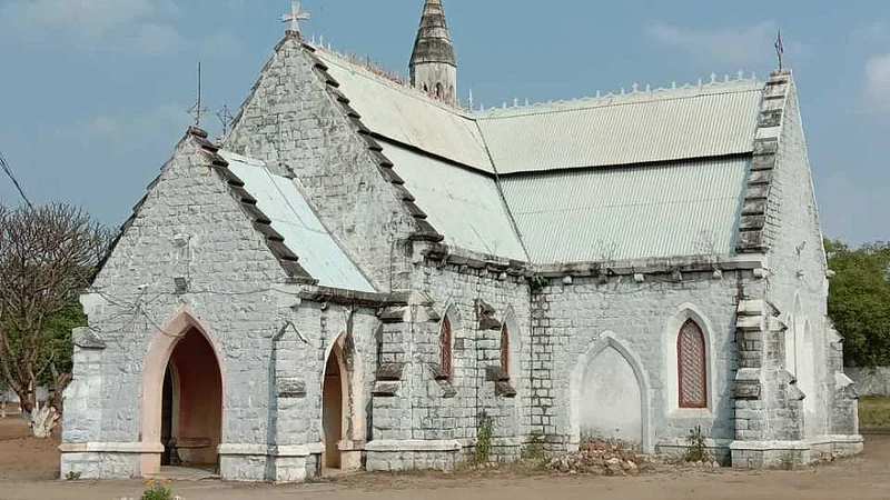 Akola Marathi News Welcome to the Christian Colony with a tradition of 160 years, the only Christian colony in Vidarbha; Church, lighting on houses