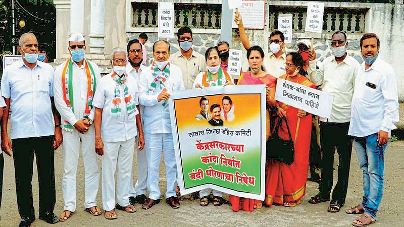 कांदा निर्यातबंदीविरोधात कॉंग्रेसचा आक्रमक पवित्रा; मंत्री जावडेकरांचे घुमजाव!
