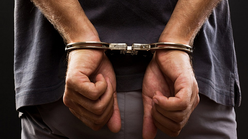 Man threat friend by taking objectionable photos