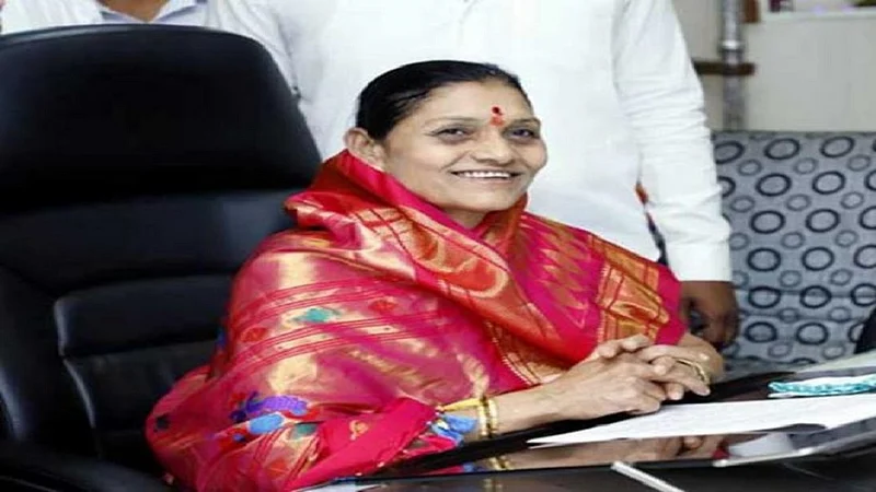at least 1-2 projects should come to Sangvi Before the mayer steps down
