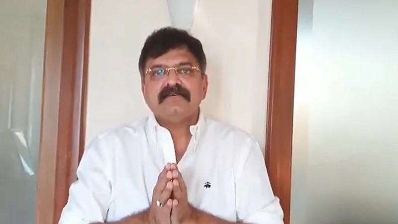 ncp leader jitendra awhad sings song for sanjay raut