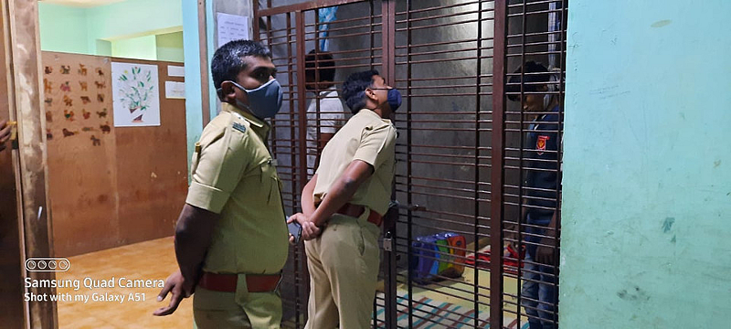 Akola News: Two minors committed suicide in a government juvenile detention center at 5.30 am