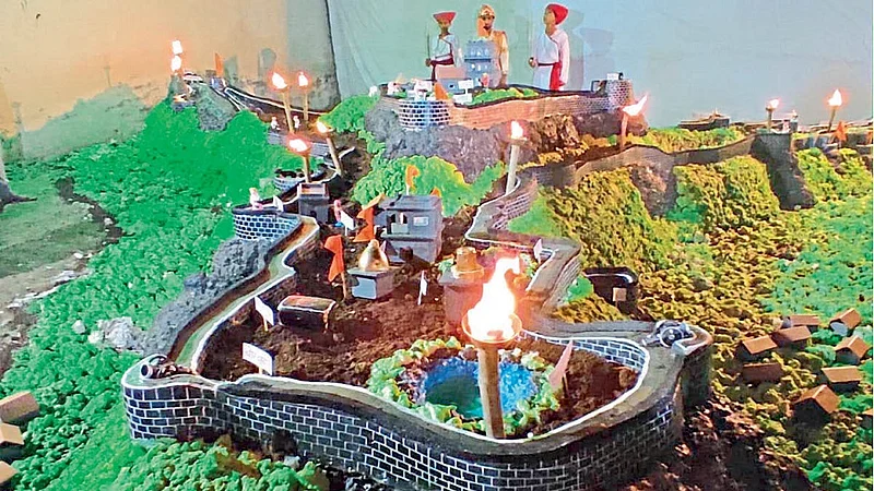 18 forts visit Crowd of Shiva lovers from Karnataka Maharashtra