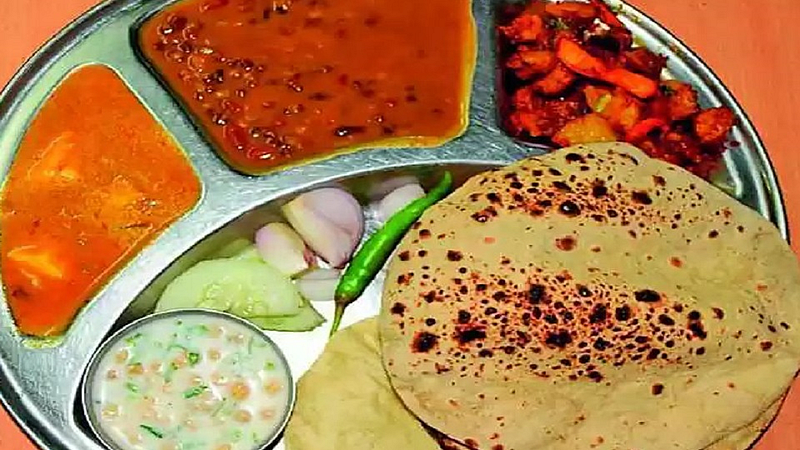 shiv bhojan thali working in lockdown period various people advantage during lockdown in ratnagiri