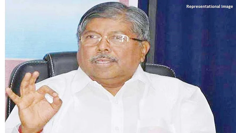 'देवेंद्र फडणवीसच पुन्हा होणार मुख्यमंत्री', भाजप कोअर कमिटीत ठरलं