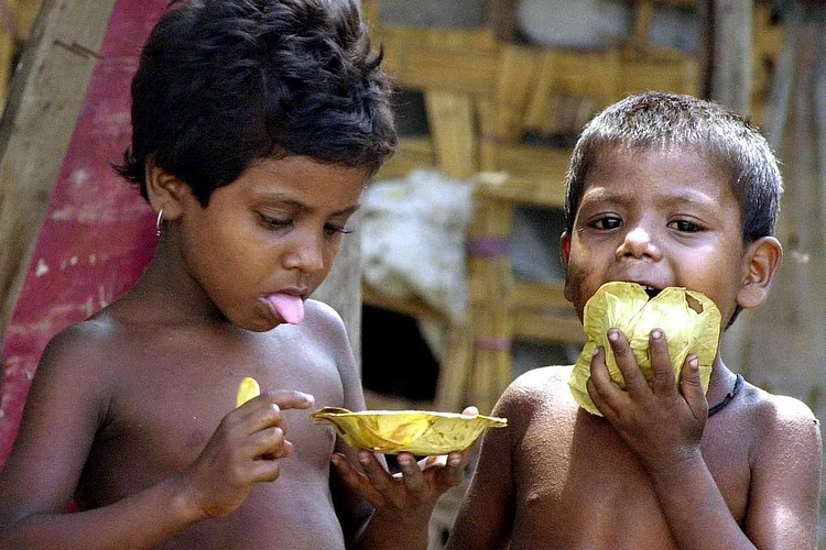 The society rushed to the aid of the siblings who lost the umbrella of their parents