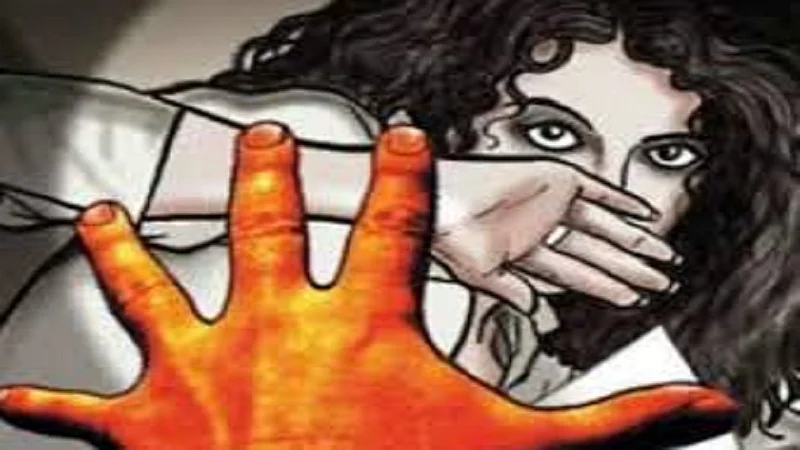 father physically abusing daughter case in sangameshwar ratnagiri mumbai police arrest her father