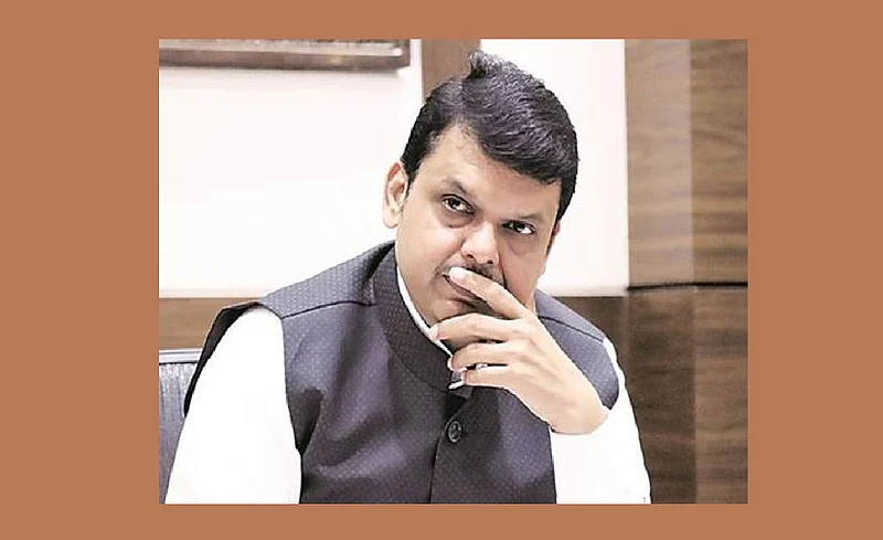 court ordered to Devendra Fadnavis appear