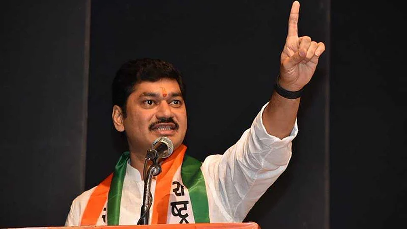 परदेशात उच्च शिक्षण घेण्यास इच्छुक विद्यार्थ्यांना धनंजय मुंडेंनी यांनी दिली 'ही' गुड न्युज