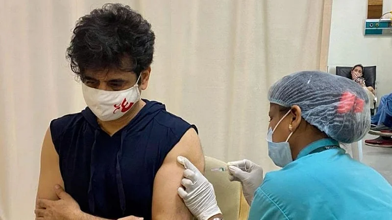 singer palash sen the singer of dhoom covid positive after taking first dose of vaccine
