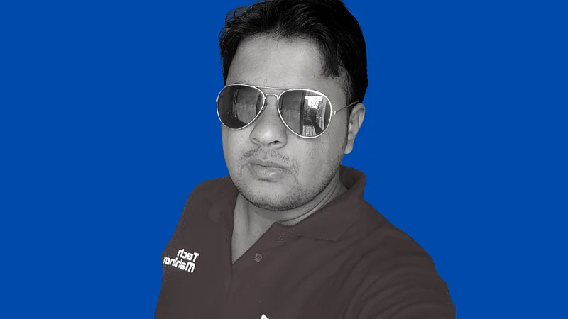 सेंट झेव्हियर्स स्कूल हिंगण्याचा विद्यार्थी राहिलेल्या कुणालने उमेदीच्या काळात रामदासपेठ युथ स्पोर्ट्स क्लब तसेच सेंट्रल इंडिया स्पोर्ट्स फाऊंडेशन (सीआयएसएफ) कडून खेळताना स्थानिक स्पर्धेतील अनेक सामने गाजविले होते.