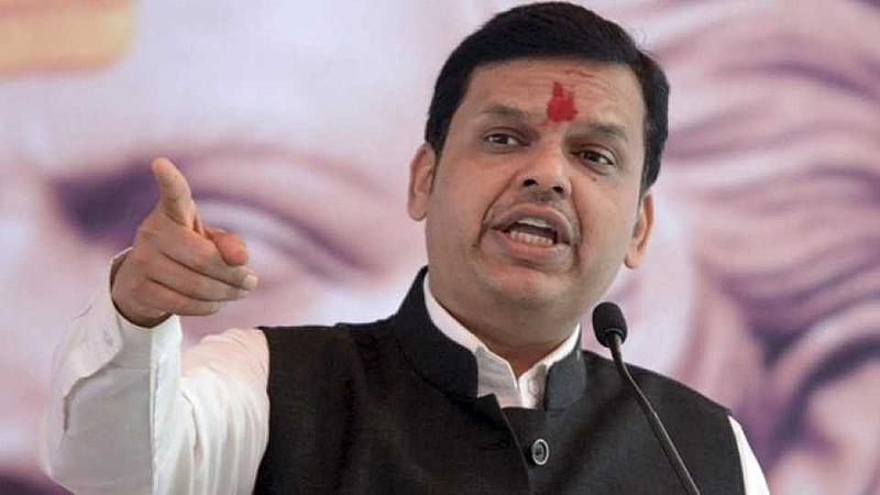 "२१ व्या शतकात भारत जी प्रगती करतोय ती बाबासाहेब आंबेडकरांच्या संविधानामुळे" : फडणवीस