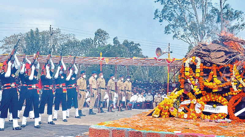 Funeral on the body of martyr Rishikesh Jondhale