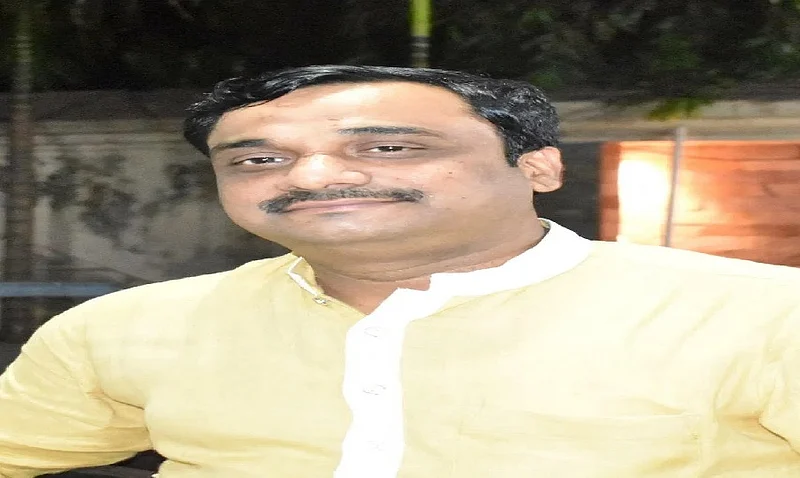 भिवंडीत MIM नेत्याच्या बंगल्यावर छापा, लहान भावासह ७ जण पोलिसांच्या ताब्यात