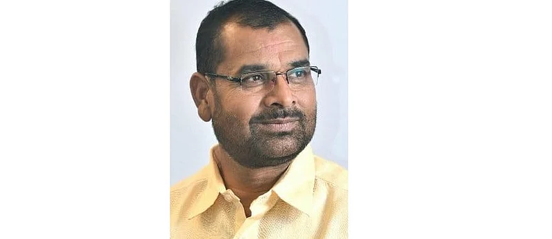 Sadabhu khot is about to qiut NDA; given candidate for pune graduate's constituency