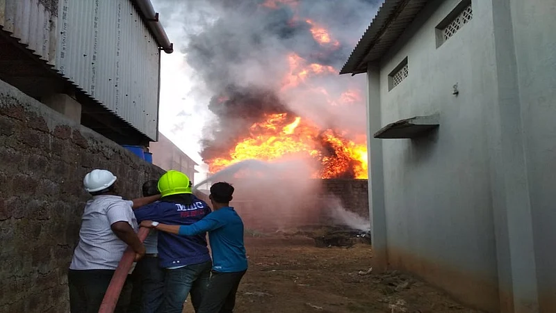 fire in lote MIDC durga company in khed ratnagiri