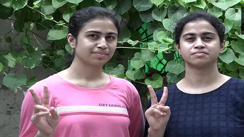 mansi and manya