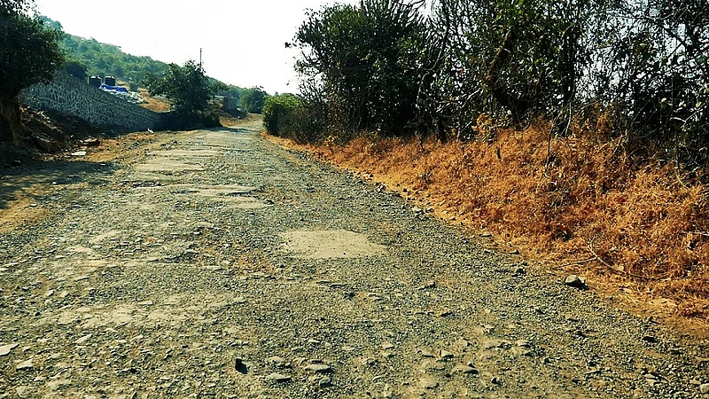 roads and national highways are in bad condition in Yavatmal