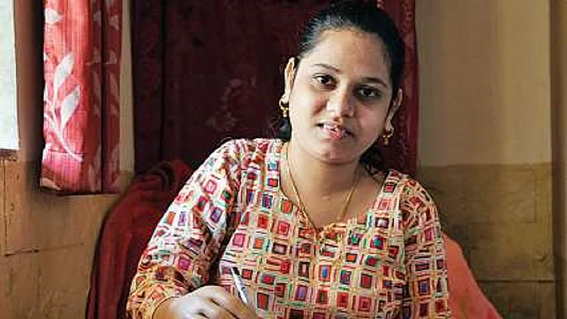 हात प्रत्यारोपणानंतर मोनिका मोरेला डिस्चार्ज, पश्चिम भारतातील पहिले यशस्वी हात प्रत्यारोपण