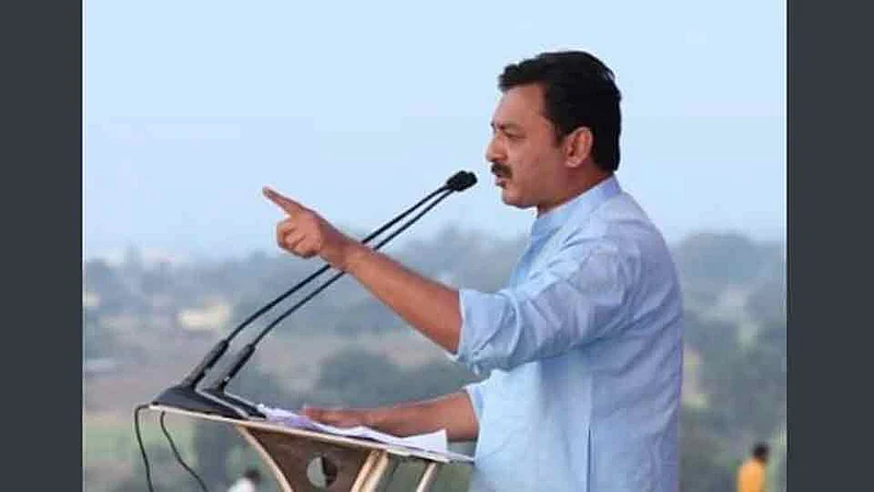 MP chhatrapati sambhajiraje gets angry about maratha reservation after student suicide in Osmanabad