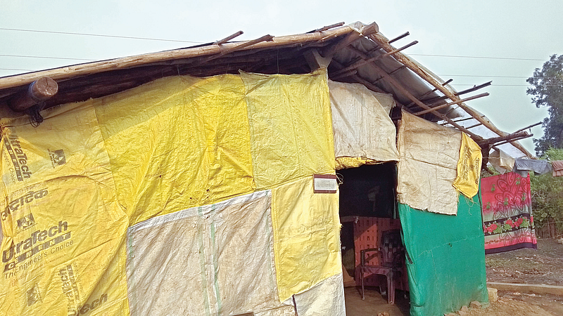 Expulsion of flood victims from school as school starts