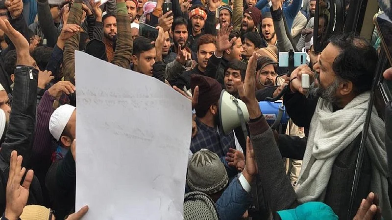 internet suspended in some part of delhi caa protest gets violent