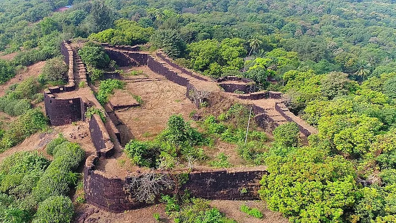 protection wall of purnagad fort work not cleared the budget sanctioned rupees 87 lack but work not done properly in ratnagiri