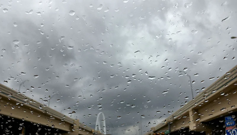 After a red alert in Nagpur light rain fell