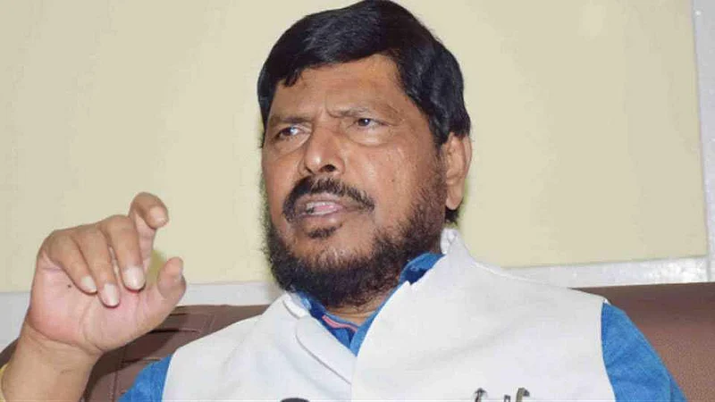 रामदास आठवलेंनी उद्धव ठाकरेंना दिलाय 'हा' सल्ला..